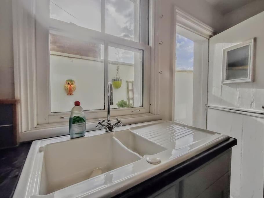 Cute Cottage 5 Min Walk From Cafes Station And Sea Hastings Eksteriør billede